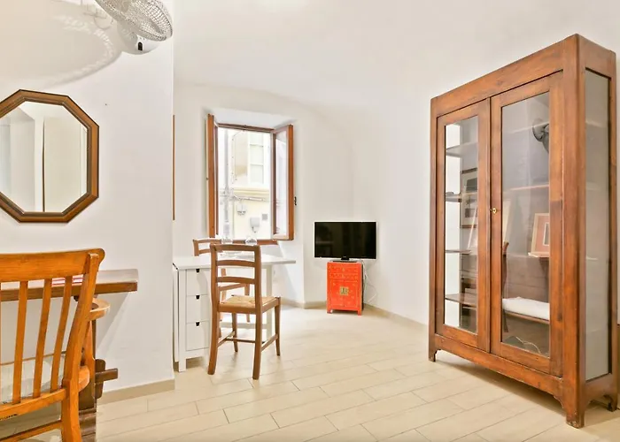 Guesthost - Parioncino Central And Cozy Apartment